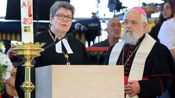 Landesbischöfin Ilse Junkermann und Bischof Gerhard Feige bei einem gemeinsamen Gottesdienst in Magdeburg