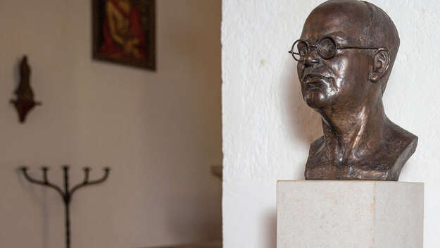 Bronzebüste von Dietrich Bonhoeffer in der Gedenkstätte Flossenbürg