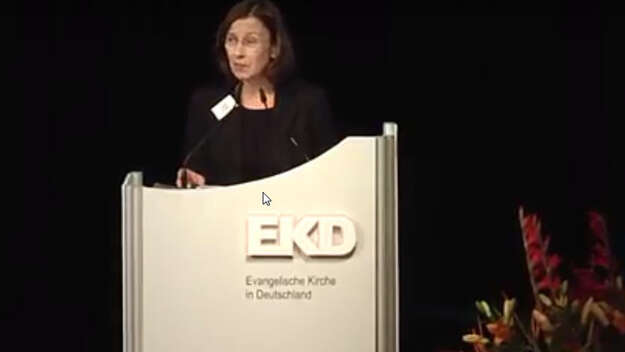 Beate Sträter bei ihrer Morgenandacht auf der EKD-Synode 2017 in Bonn