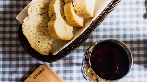 Brot und Wein für das Abendmahl