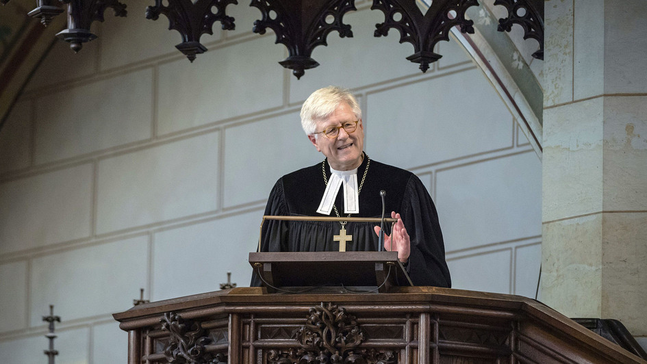 Heinrich Bedford-Strohm auf der Kanzel der Schlosskirche Wittenberg