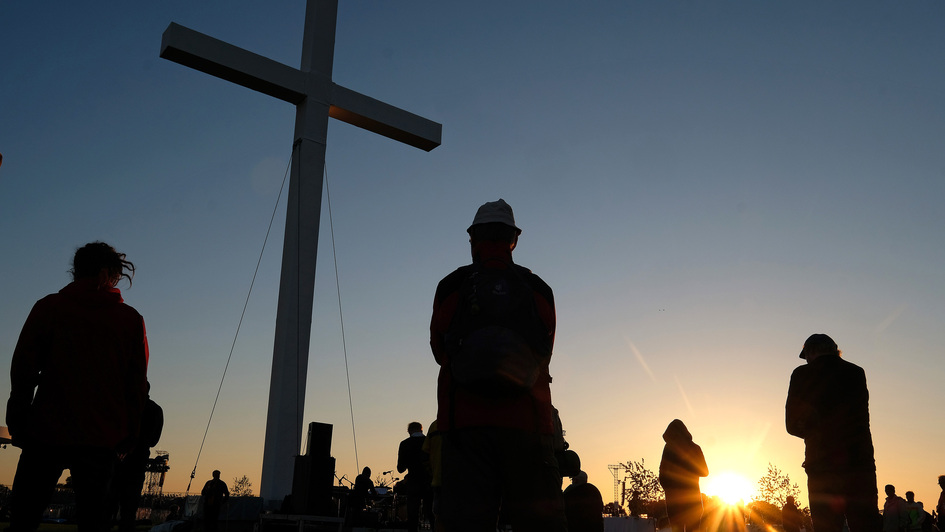 Sonnenaufgang beim Abschlussgottesdienst des Kirchentages 2017 in Wittenberg