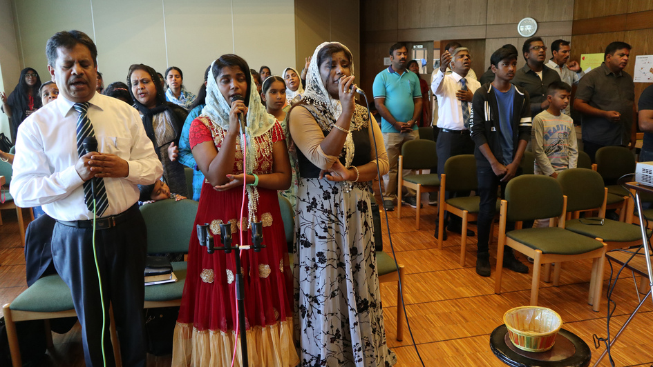 Gottesdienst in der tamilischen Pfingstgemeinde Shalom Church of God in Backnang