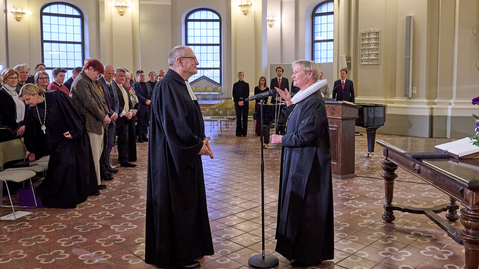 Ulrich Lilie und Kirsten Fehrs bei der Verabschiedung