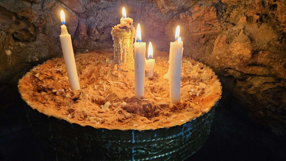 Brennende Kerzen in der Syrisch-Orthodoxen Sankt-Georgskapelle, Damaskus