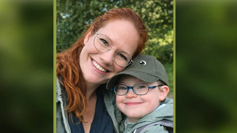 Nina Barth, Gründungsmitgliled der Initiative '21malDREI', mit ihrem Sohn