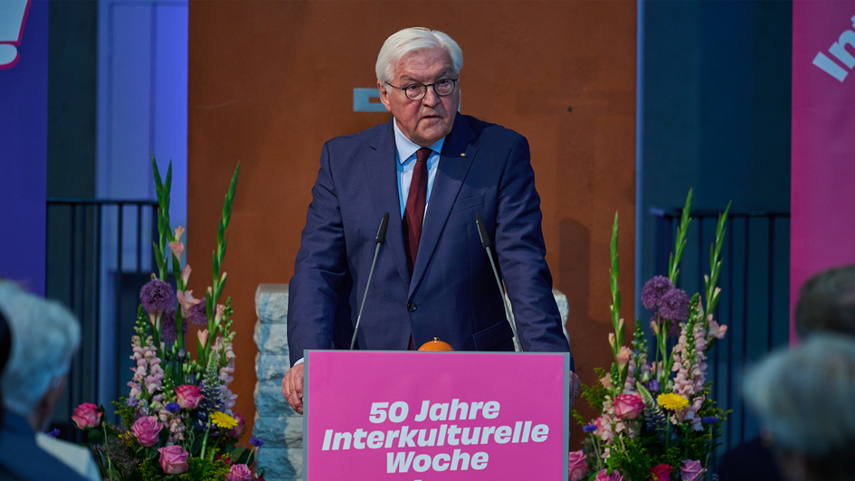 Bundespraesident Frank-Walter Steinmeier am Freitag (16.05.2025) in der Berliner Genezarethkirche.
