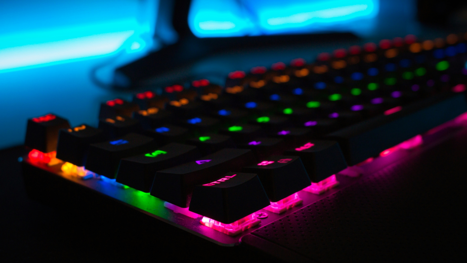 Bunt leuchtende Gaming-Tastatur