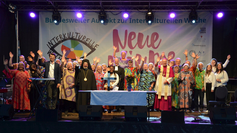 Mit einem 'Fest der Vielfalt' und einem ökumenischen Gottesdienst in Saarbrücken ist die Interkulturelle Woche 2024 eröffnet worden.