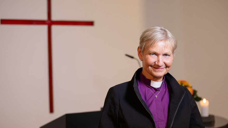 Kirsten Fehrs in der Kapelle des Kirchenamts der EKD bei ihrer Pfingstbotschaft
