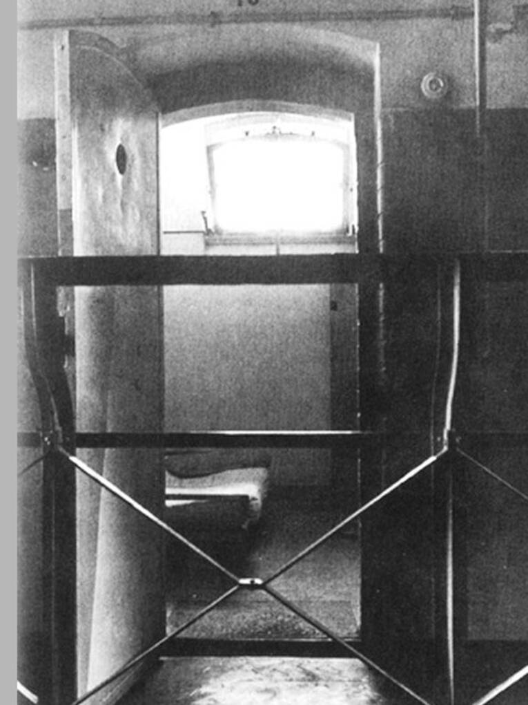 Die Zelle im Gefängnis Tegel, in der Dietrich Bonhoeffer von 1943 bis 1944 inhaftiert war.