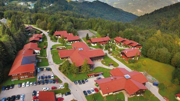 Gelände der Christopherusschulen in Berchtesgaden. Sieben unterschiedliche Schulen sind hier angesiedelt.