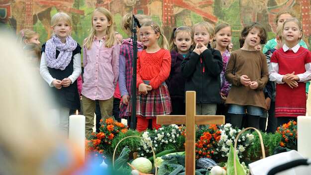 Kinder im Erntedankgottesdienst