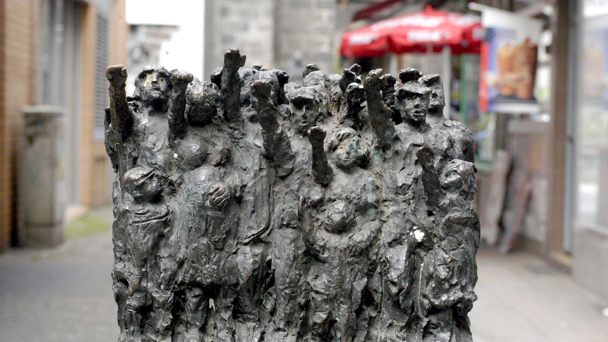 Skulptur „Ja-Sager und Nein-Sager“ erinnert an die „Barmer-Erklärung“